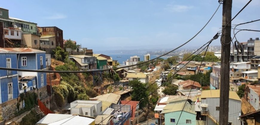TERRENO CON CONSTRUCCIÓN EN CASCO HISTORICO DE VALPARAISO