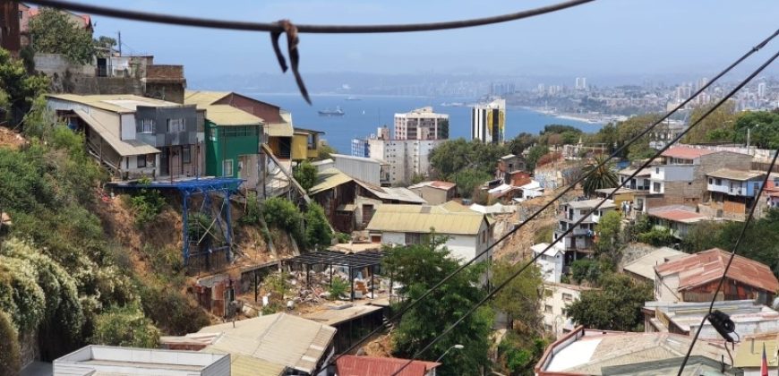 TERRENO CON CONSTRUCCIÓN EN CASCO HISTORICO DE VALPARAISO