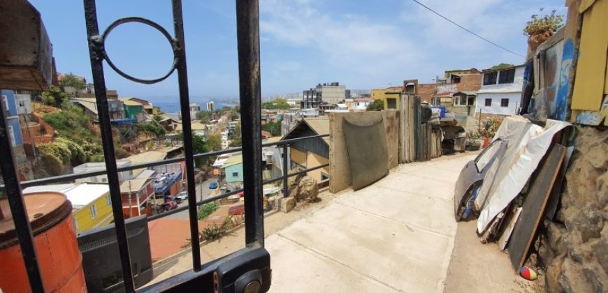 TERRENO CON CONSTRUCCIÓN EN CASCO HISTORICO DE VALPARAISO