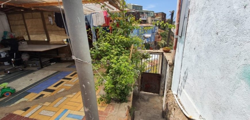 TERRENO CON CONSTRUCCIÓN EN CASCO HISTORICO DE VALPARAISO