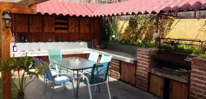 Moderna Casa Para Familia Grande En Jardin Del Lago