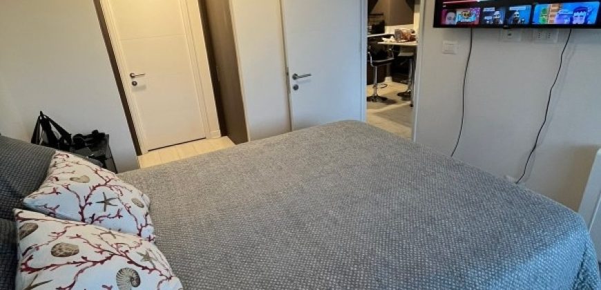 DEPARTAMENTO MODERNO Y CÓMODO A UNA CUADRA BORDE COSTERO