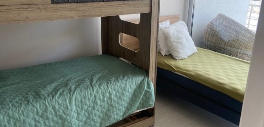 DEPARTAMENTO MODERNO Y CÓMODO A UNA CUADRA BORDE COSTERO